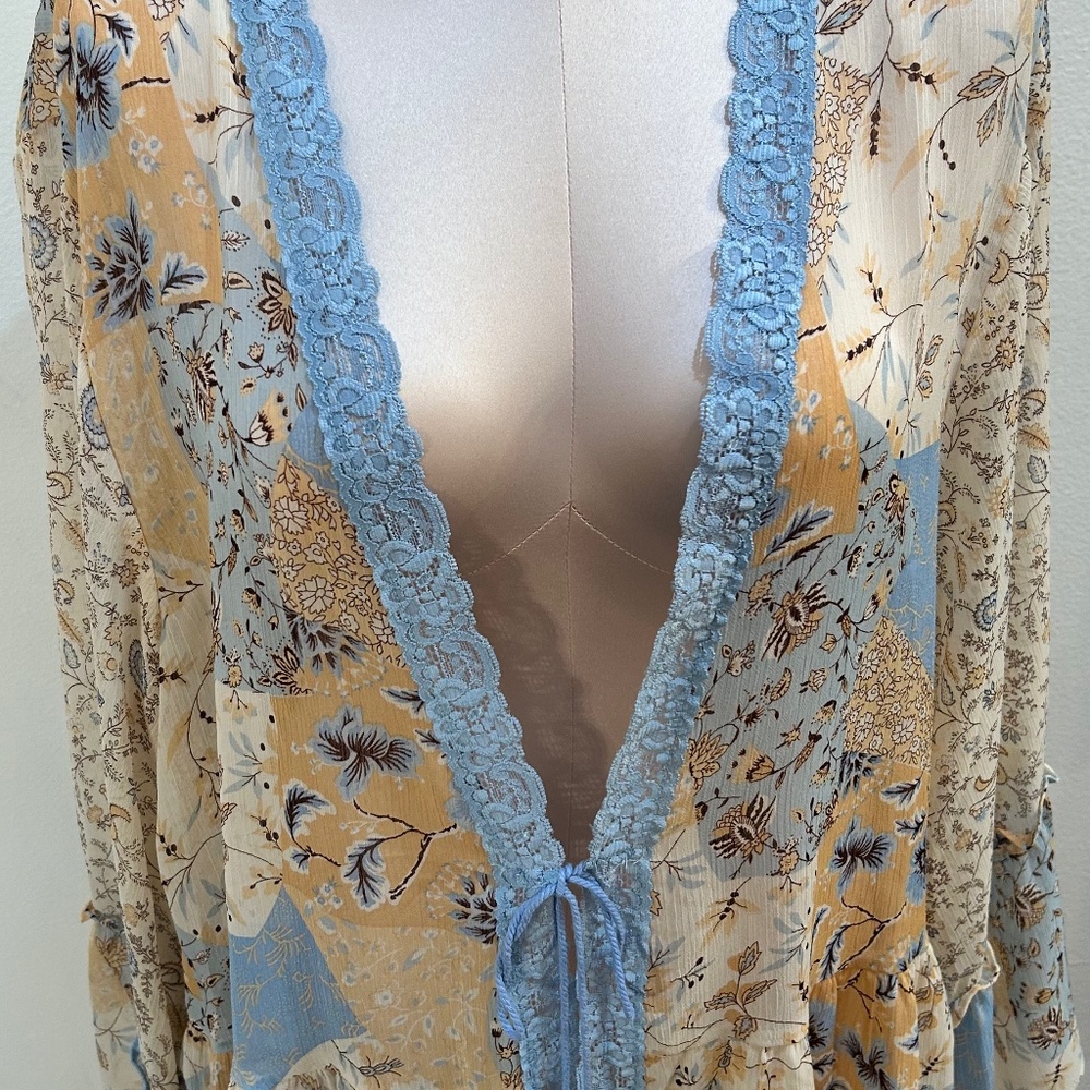 Lace Oversized Sleeve Ruffle Kimono